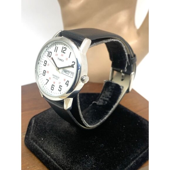 Timex Mens Watch T2N091 Indiglo White Dial Quartz Silver Case Black Leather Band - Picture 2 of 14